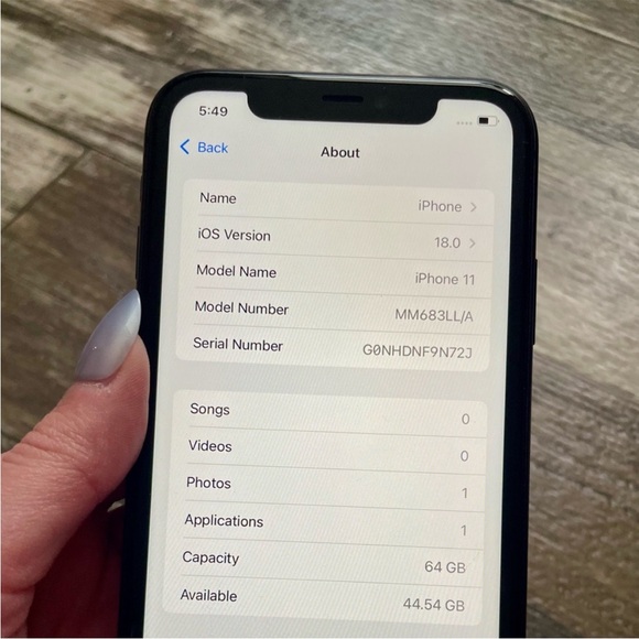 Apple iPhone 11 - Picture 4 of 6